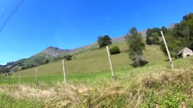 Fransız kırsalının manzarası, Pireneler dağları