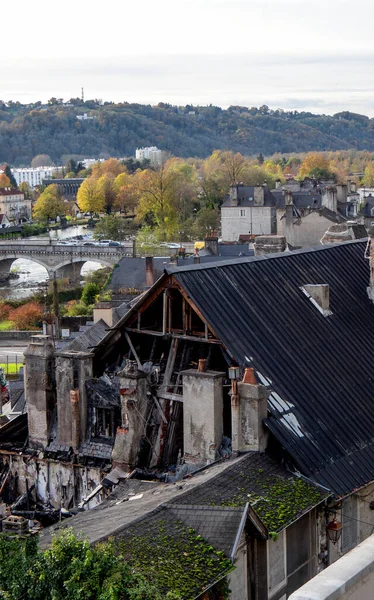 Intérieur de la maison brûlée après un incendie — Photo