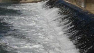 Saint Girons 'daki Le Salat Nehri, Ariege, Midi Pirene, Güney Fransa