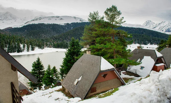 フランスのピレネー山脈の Payolle の湖 — ストック写真