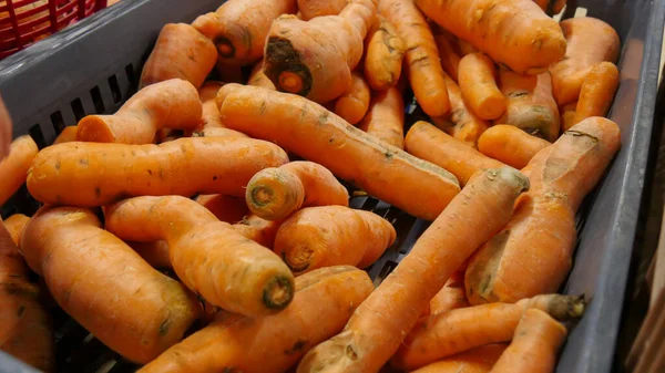 Organic carrots on the market place — ストック写真