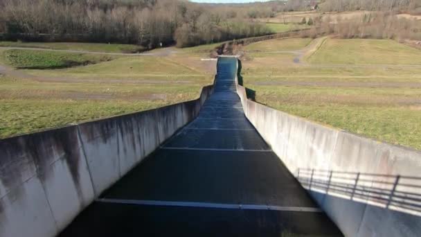 Gabas Spillway Dam Pyrenees — Stockvideo