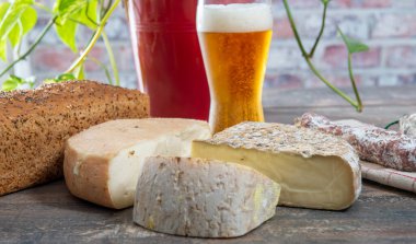 Peynirler ve biralı Tomme de Savoie, Fransız peyniri Savoy, fren