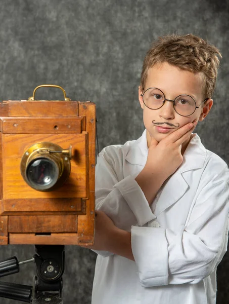 Cheerful Boy Retro Photographer Vintage Wooden Camera — Stok fotoğraf