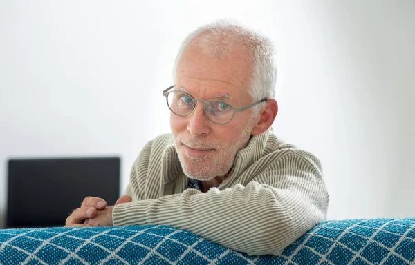 Senior Man Grey Hairs Wearing Eyeglasses — Stock Photo, Image