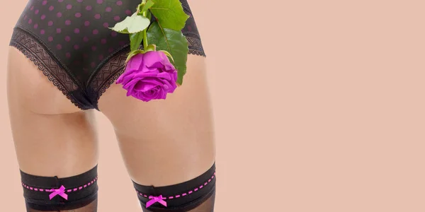 Eine Sexy Frau Arsch Mit Rose — Stockfoto
