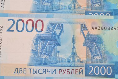 Rusya, TOPKI-EPTESİ 30, 2018. Banknotes Russia 2000 ruble yakın plan, arka plan. Vostochny uzay fırlatma merkezi