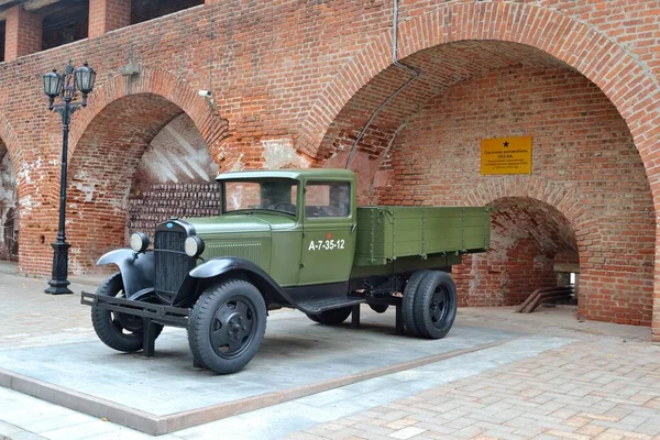 Ryssland Nizjnij Novgorod September 2014 Lastbil Gaz Lastbil Utställning Militär Stockbild