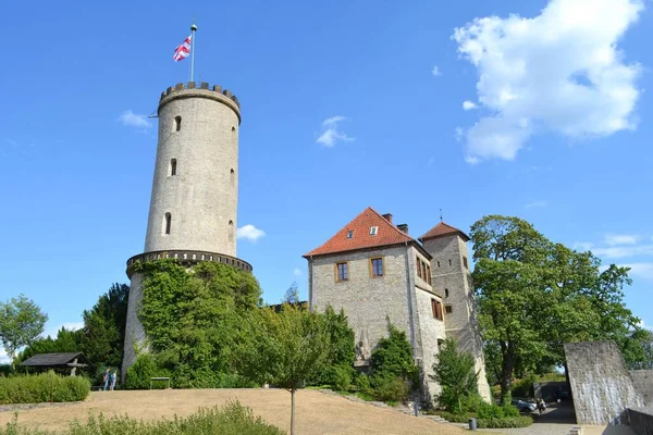 GERMANY, BIELEFELD-AĞUSTOS 10, 2018: kontun ve Sparrenburg antik kalesinin yeri