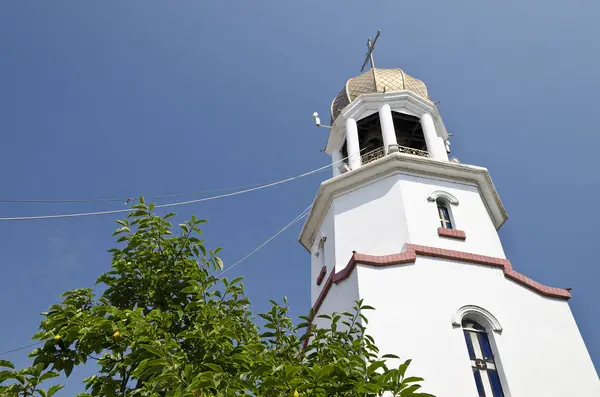 Torre da Igreja em Pomorie a partir do século XVII na Bulgária — Fotografia de Stock