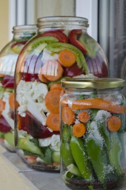 Cam kavanoz turşu organik sebze