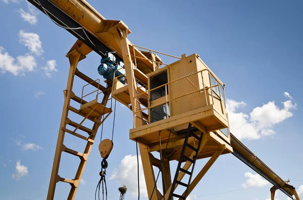 Big Lifting Crane Factory — Stock Photo, Image