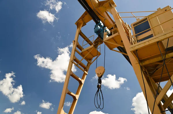 Big Lifting Crane Factory — Stock Photo, Image