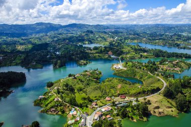 Rock Guatape Medellin, Kolombiya üzerinden panoramik görünüm 