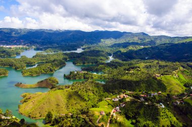 Rock Guatape Medellin, Kolombiya üzerinden panoramik görünüm 