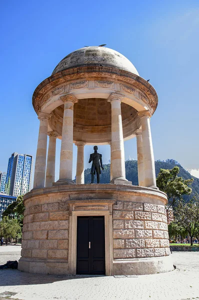 雕像公园 de los 标准波哥大哥伦比亚 — 图库照片