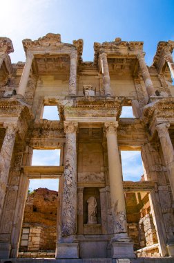 Roma kalıntıları Efes, Anadolu, Celsus Turkey.library gündoğumu, Efes, Anadolu, Türkiye'nin Roma kalıntıları içinde içinde gündoğumu, Celsus Kütüphanesi, resim resim.