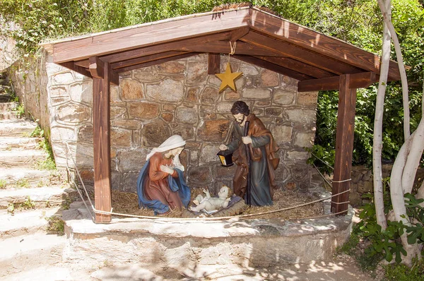 Estatuas de José María y Niño Jesús en la casa de la Virgen María, Efeso, Turquía — Foto de Stock