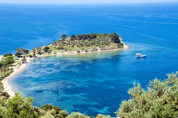 Kusadasi, bird island on the turkish coast of the mediterranean sea — Stock Photo, Image