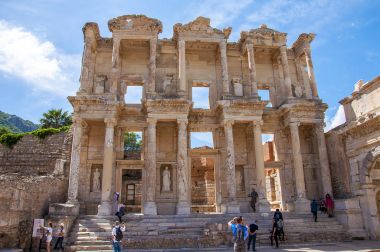 Celsus, Ephesus Kütüphanesi 