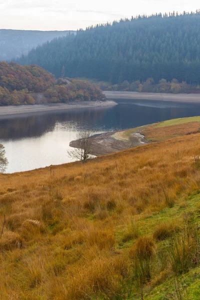 Low water levels in reservoir in Auttumn Fall. — Stock Photo, Image