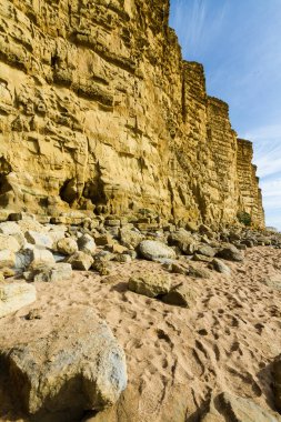 West Bay kumtaşı kayalıklarla