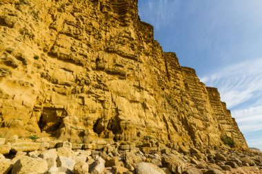 West Bay kumtaşı kayalıklarla