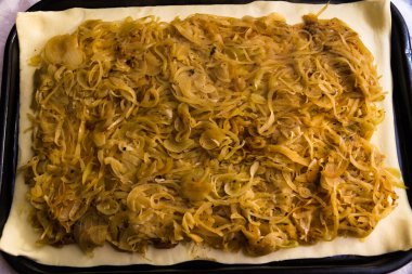 Fransız soğan tart pissaladiere yapma