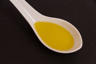 Seramik kaşık zeytin yağı