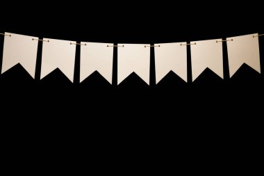 Kiraz kuşu, yedi başlık iletisi için dize şekillerdeki beyaz