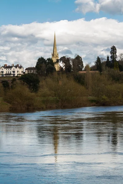 Ross on Wye, river in foreground — Stock Photo, Image