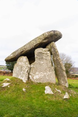 Trethevy Quoit megalitik mezar Cornwall
