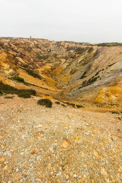 Parys Mountain with ruined windmill — Stock Photo, Image