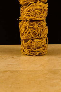 Yığın şehriye yuva.