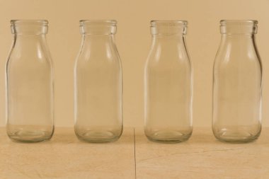 Sağlıklı su içkiyle boşaltmak.