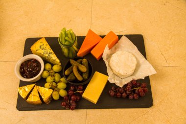 Büyük paylaşılan Peygamberli tabağı