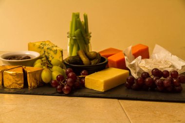 Büyük paylaşılan Peygamberli tabağı