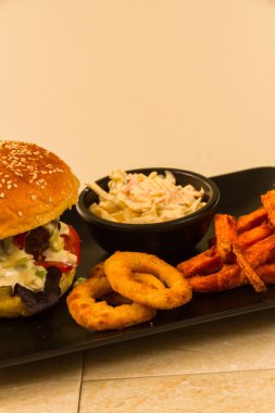 Susam tohumlari börek çörek gurme burger.