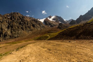 Tien Shen dağlardan Şimbulak üst Bakırlı Almatı, Kazakistan
