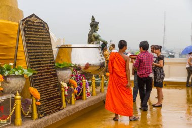 Editoryal üst altın dağ Budist Bangkok Tayland