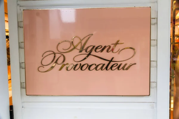 Hoofdartikel, Teken of logo van Agent Provocateur, Landschap — Stockfoto