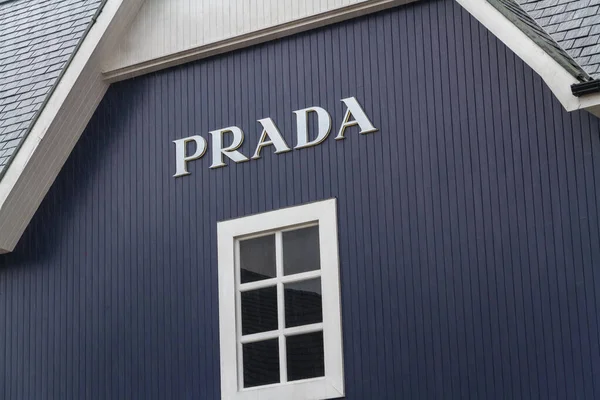 Hoofdartikel, Teken of logo van Prada — Stockfoto
