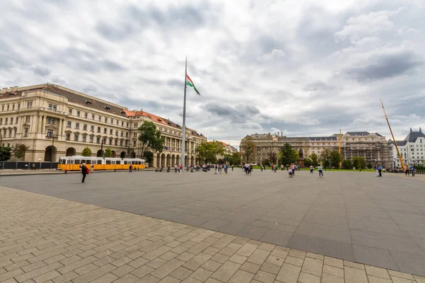 Budapeşte Kossuth Lajos Meydanı Macaristan Parlamento Binası Yanındaki Tramvay Manzara — Stok fotoğraf