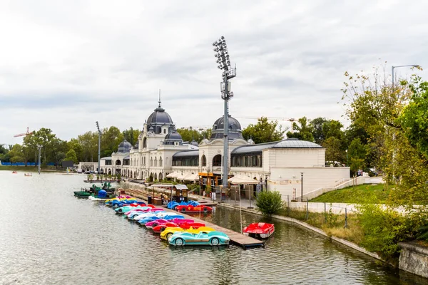 Budapest Lake Ice Skating Building City Park Paisaje Septiembre 2019 —  Fotos de Stock