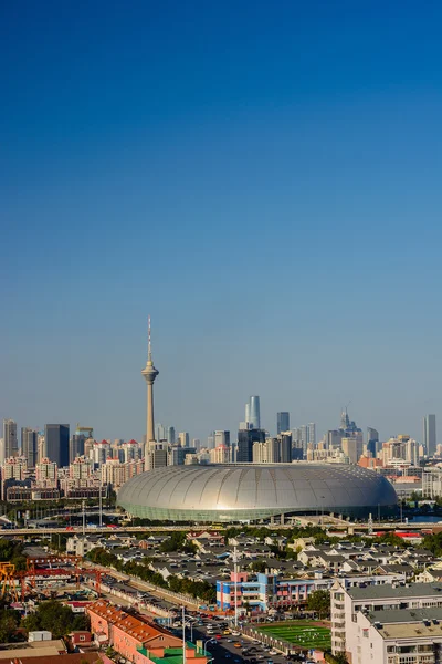 Paisaje urbano de la ciudad de Tianjin China durante el día con cielo azul claro — Foto de Stock