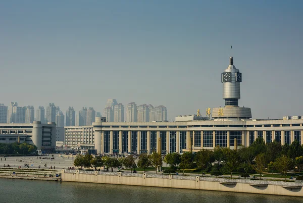Cityscape of Tianjin railway station  with blue sky background. — Stock Photo, Image