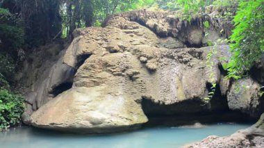  Huay Mae Khamin şelale ünlü doğal turistik Kanchanaburi il Tayland için; düzey 2 wihtout şelale.