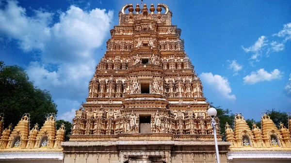 Sri Prasanna Krishna Templo pantanoso con el hermoso fondo —  Fotos de Stock