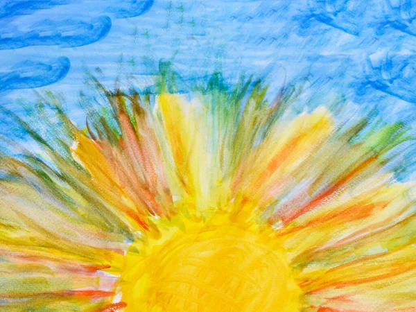 El sol está pintado de amarillo sobre una hoja de papel blanco. Creatividad infantil. Antecedentes La base de la postal . — Foto de Stock