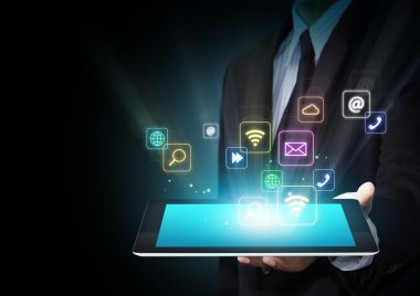 Değmek perde tablet ile renkli uygulama simgeleri bulutu